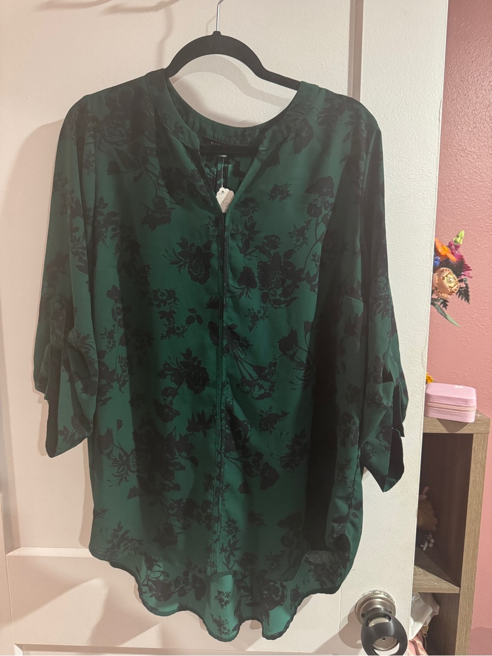 41 Hawthorne Women's Green Floral Blouse